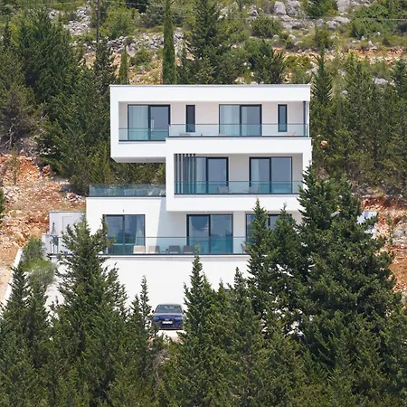 Malu With Heated Pool & Jacuzzi * Starigrad-Paklenica