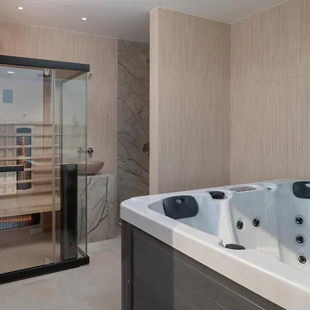 Villa Malu With Heated Pool & Jacuzzi
