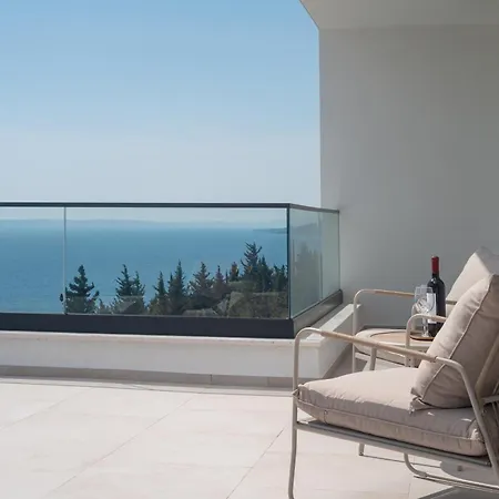 Malu With Heated Pool & Jacuzzi Starigrad-Paklenica
