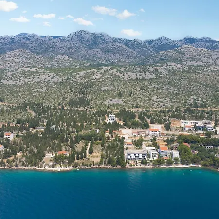 Malu With Heated Pool & Jacuzzi Villa Starigrad-Paklenica