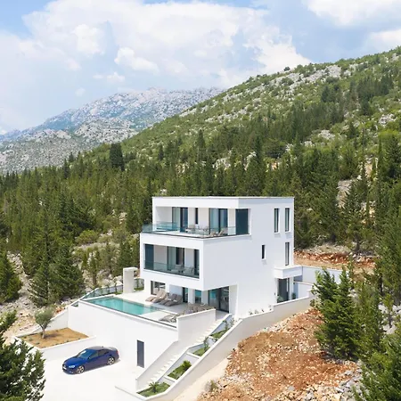 Malu With Heated Pool & Jacuzzi *